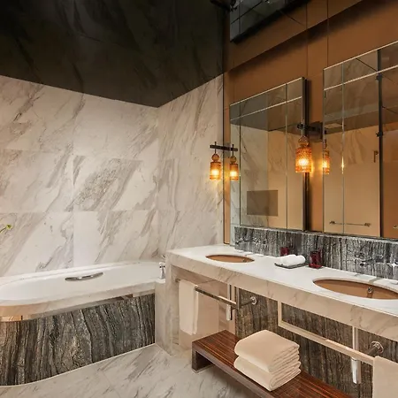 Regent Shanghai Pudong - Complimentary First Round Minibar Per Stay - Including A Bottle Of Wine Exterior photo