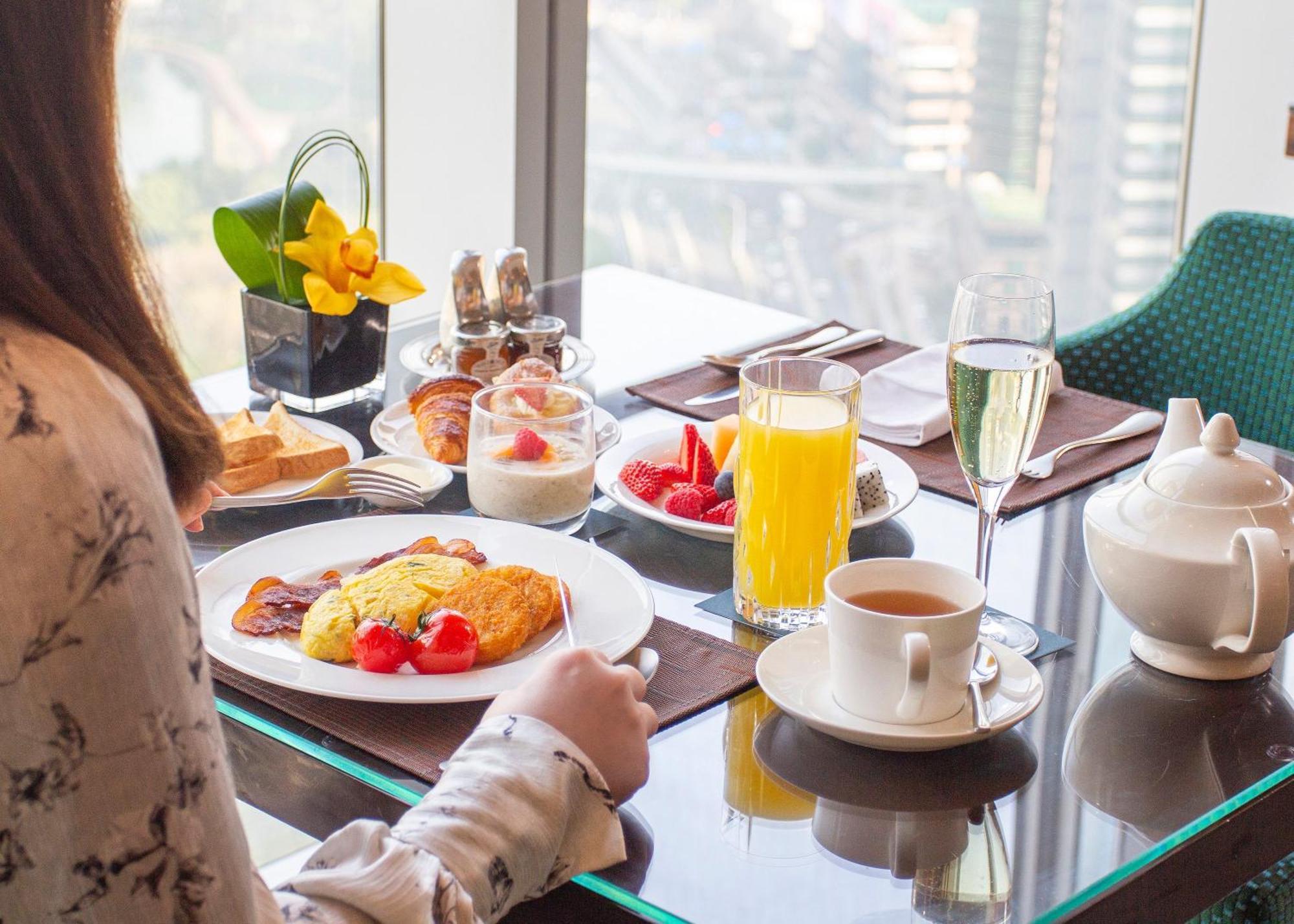 Regent Pudong - Complimentary First Round Minibar Per - Including A Bottle Of Wine Shanghai