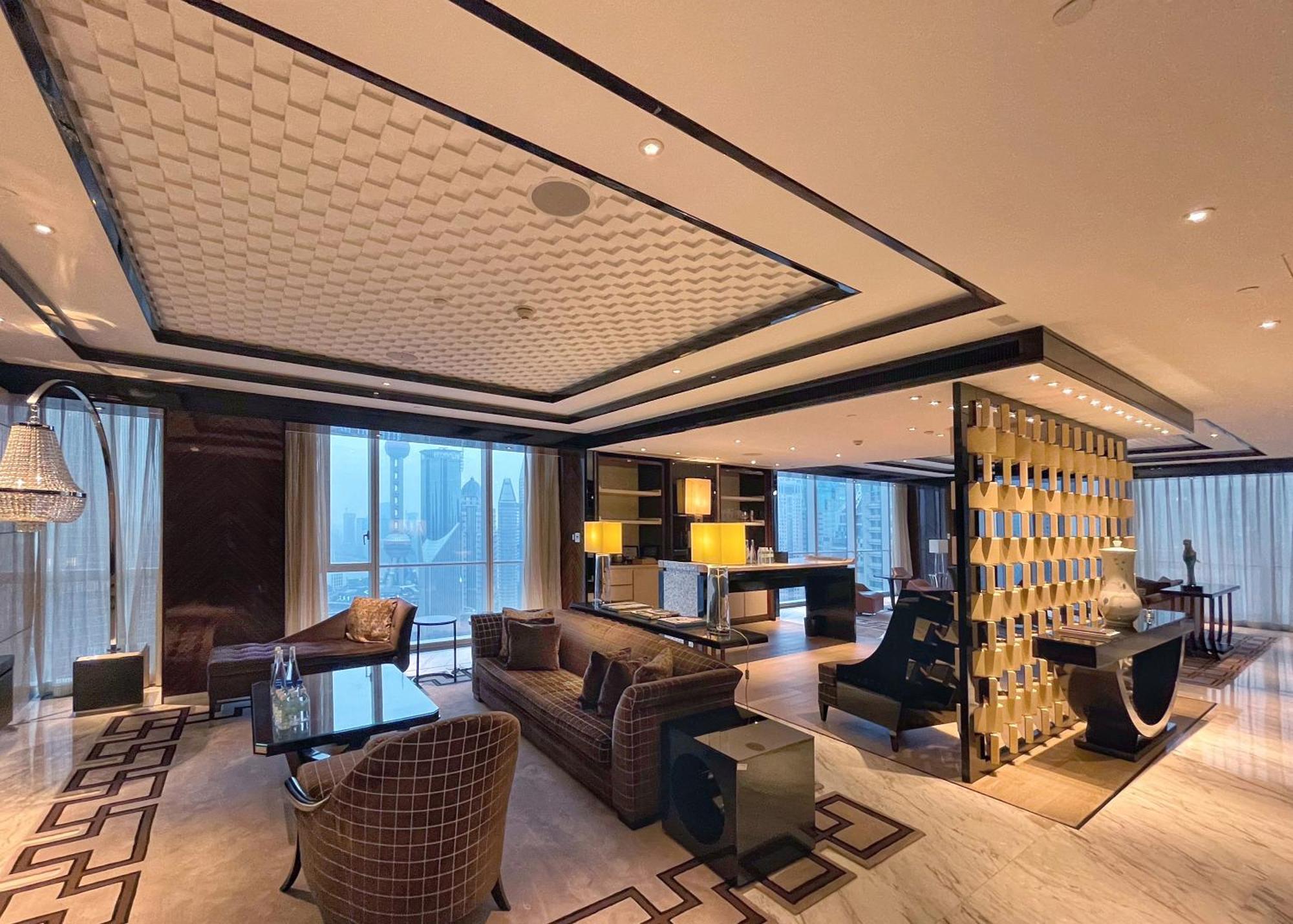Regent Pudong - Complimentary First Round Minibar Per - Including A Bottle Of Wine 5*