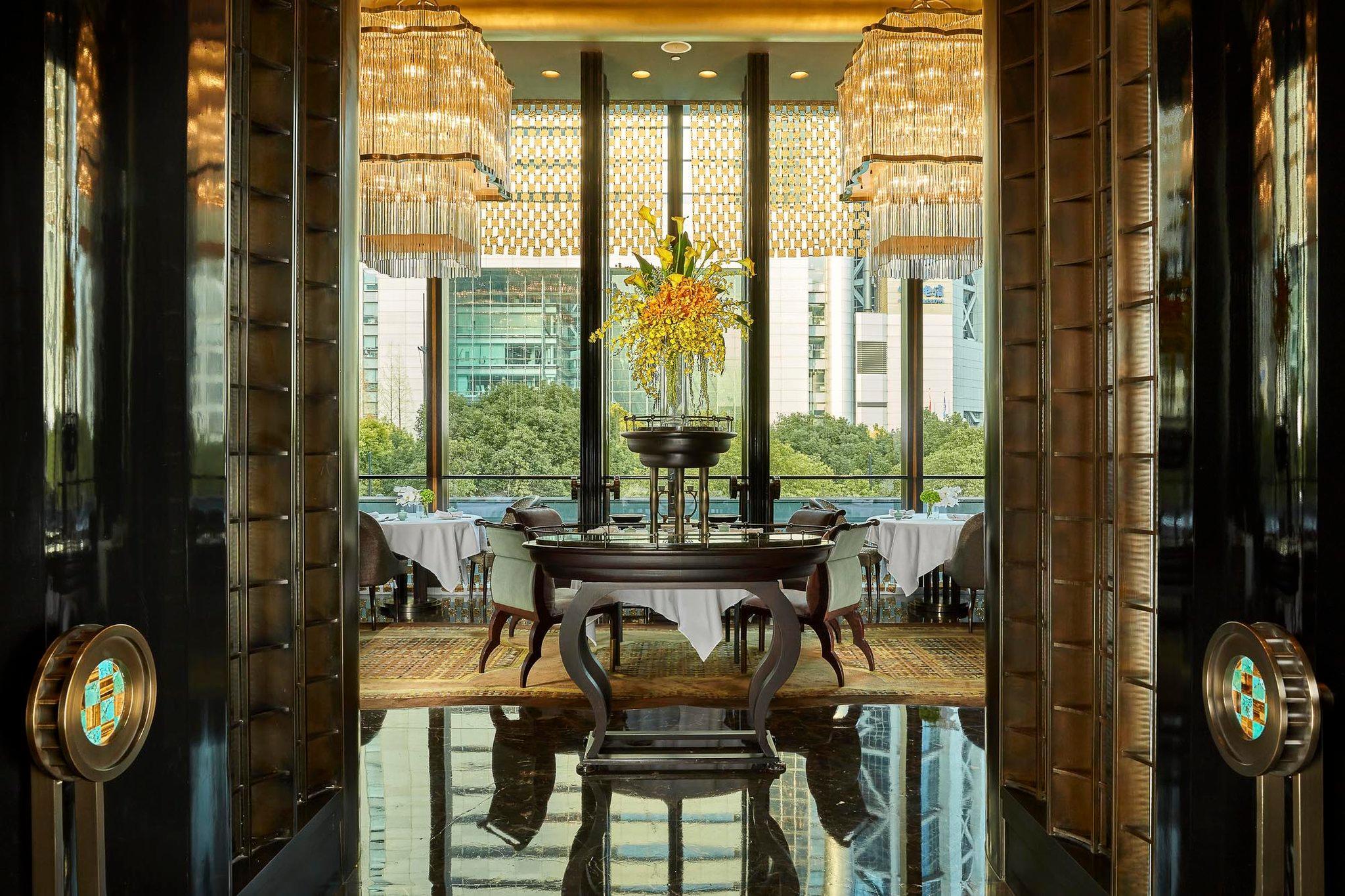 ホテル Regent Pudong - Complimentary First Round Minibar Per - Including A Bottle Of Wine