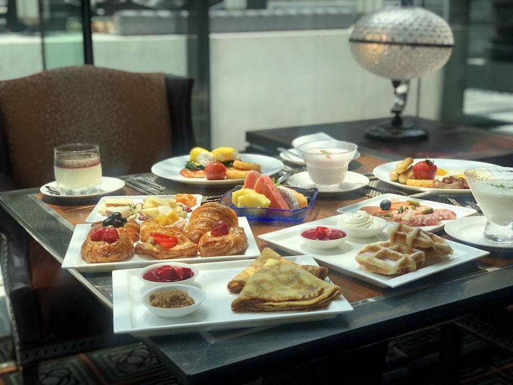 Regent Pudong - Complimentary First Round Minibar Per - Including A Bottle Of Wine Hotel 5*
