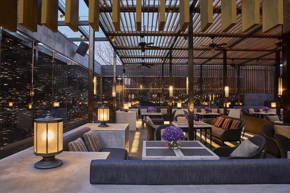 Regent Pudong - Complimentary First Round Minibar Per - Including A Bottle Of Wine Hotel