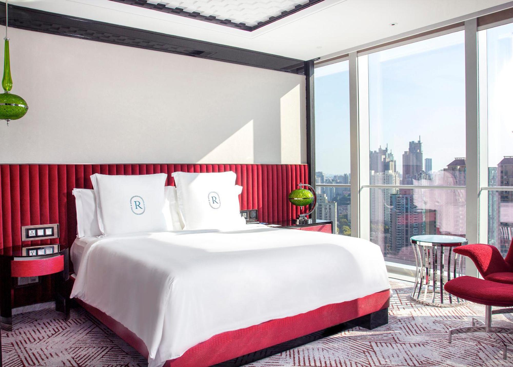 Regent Pudong - Complimentary First Round Minibar Per - Including A Bottle Of Wine ホテル
