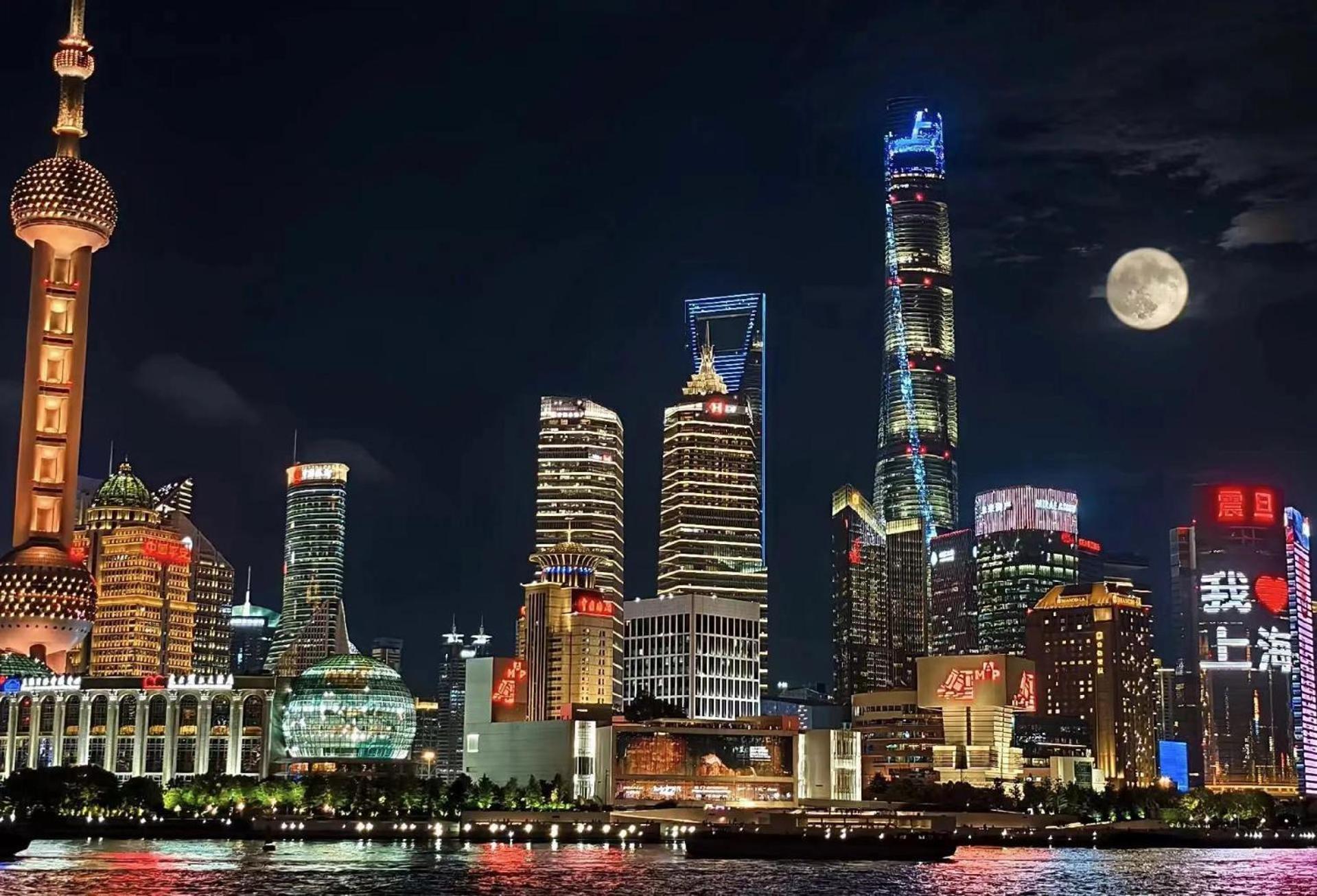 Regent Pudong - Complimentary First Round Minibar Per - Including A Bottle Of Wine 5* Shanghai