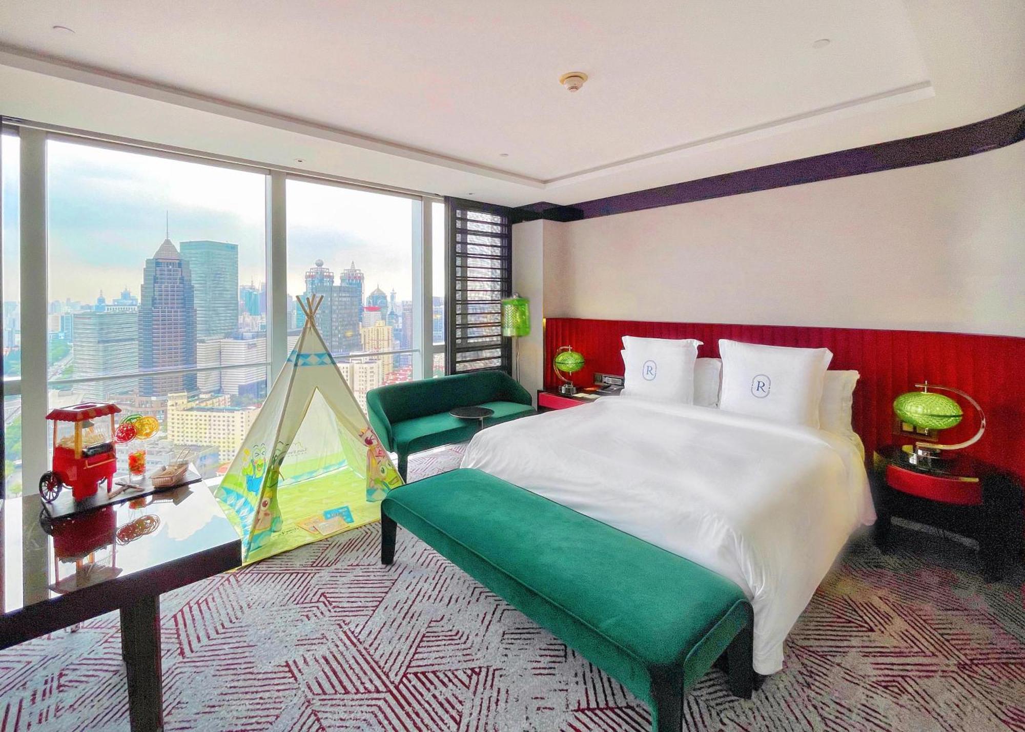 Regent Pudong - Complimentary First Round Minibar Per - Including A Bottle Of Wine 5* Shanghai